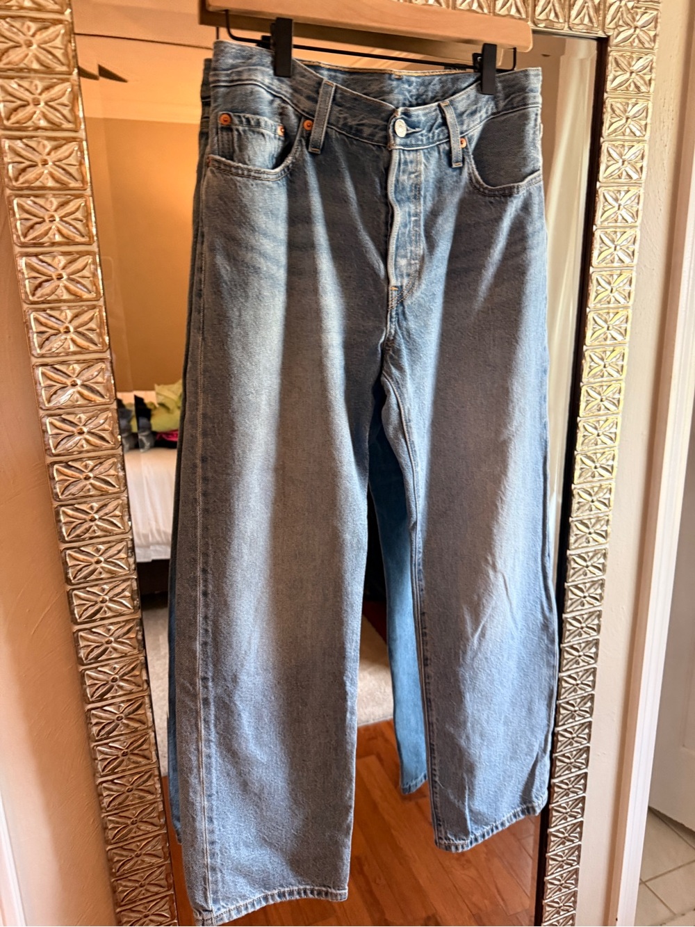 Women’s Levi’s 501 90s Straight-Leg Jeans in Light Blue Denim